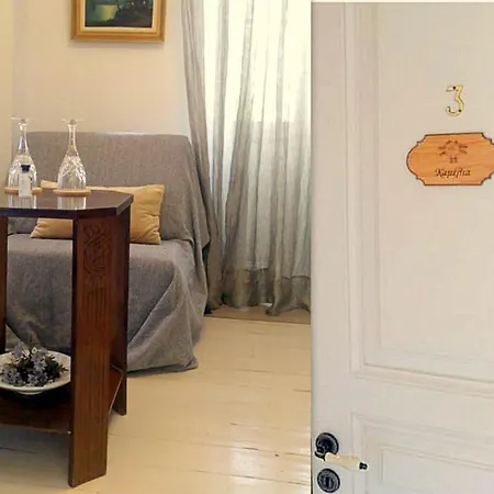 ゲストハウス Archontiko Tsaknaki Manolia Áno Lekhónia