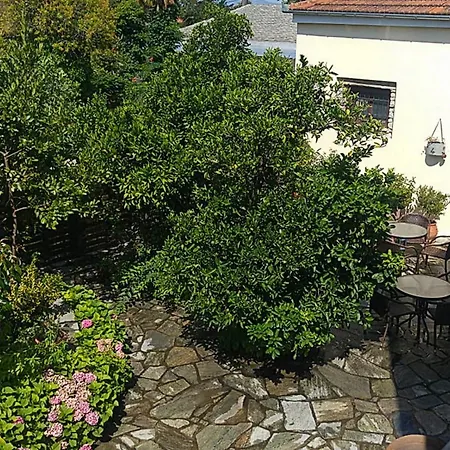 ゲストハウス Archontiko Tsaknaki Manolia Áno Lekhónia